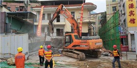 觀湖集中拆除軌道交通4號線征拆范圍內(nèi)7棟永久建筑